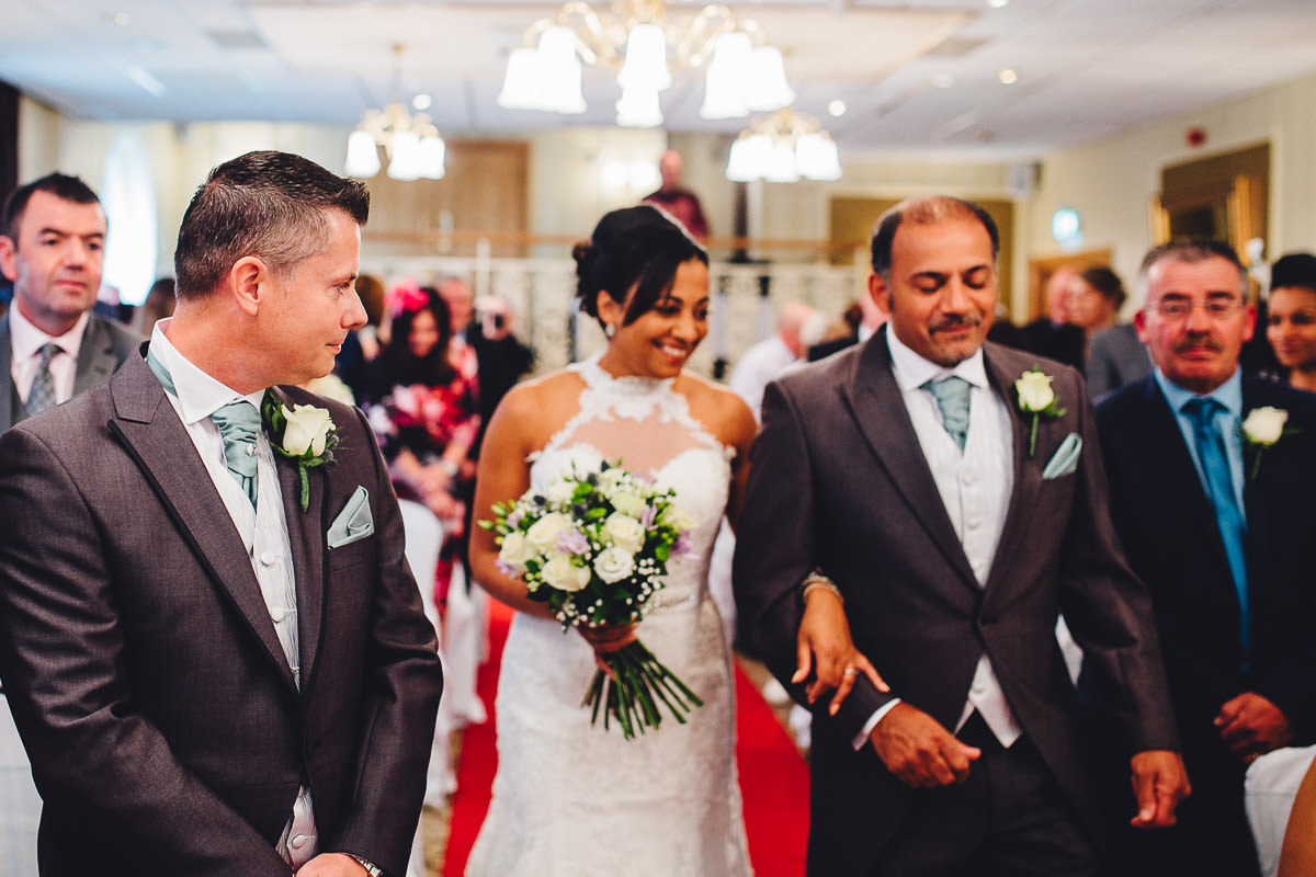 018 - Fairlawns Wedding Photographer - Debbie and Paul