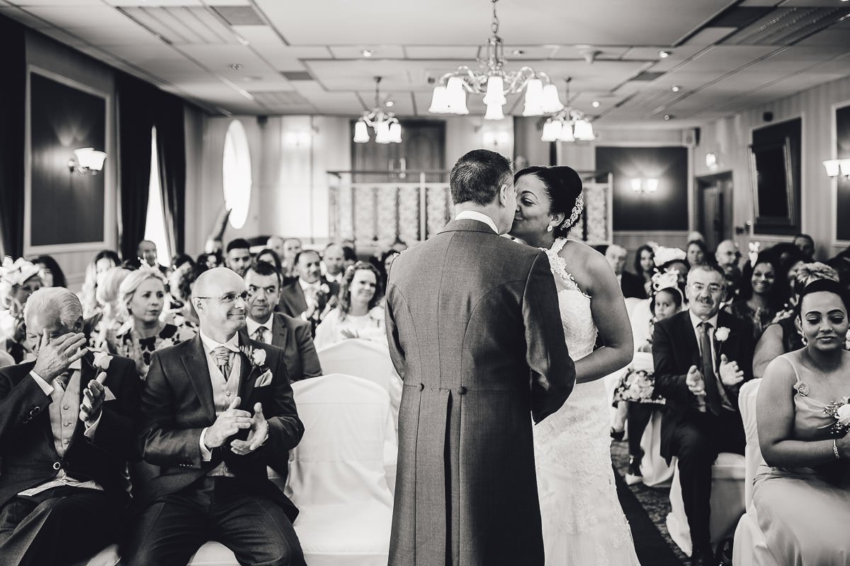 022 - Fairlawns Wedding Photographer - Debbie and Paul