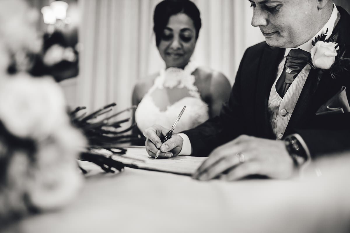 024 - Fairlawns Wedding Photographer - Debbie and Paul