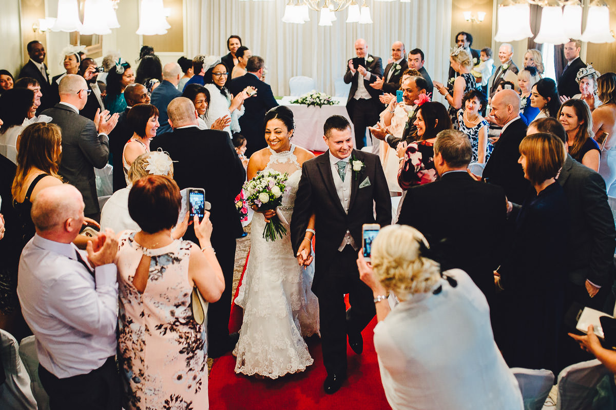 026 - Fairlawns Wedding Photographer - Debbie and Paul